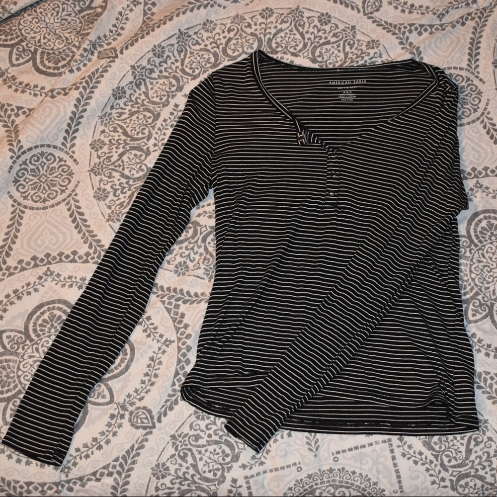 American eagle half button up